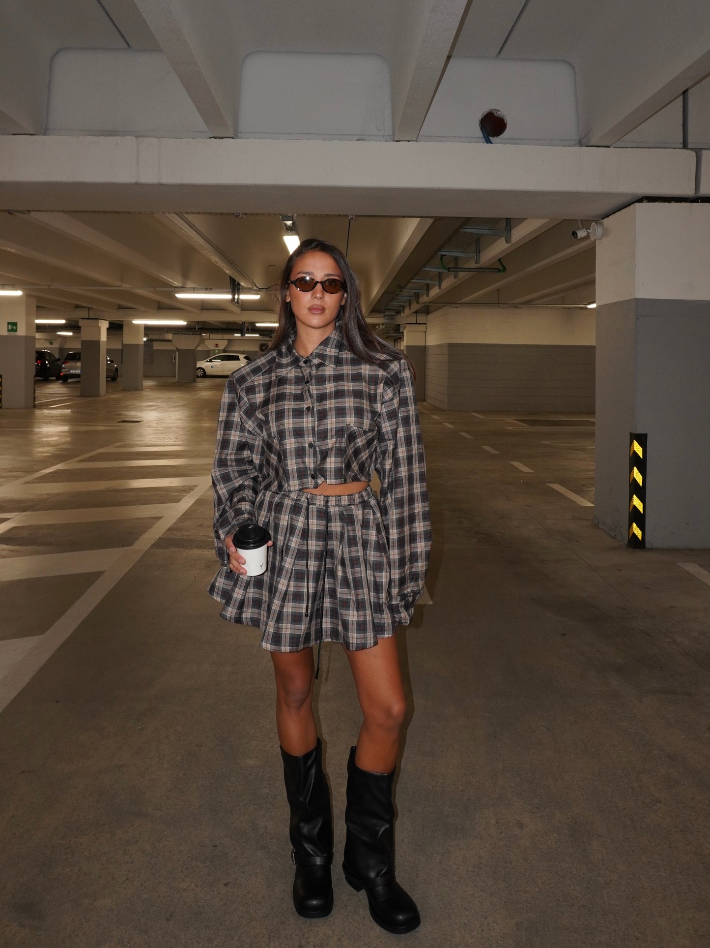 COMPLETO CAMICIA CROP E GONNA