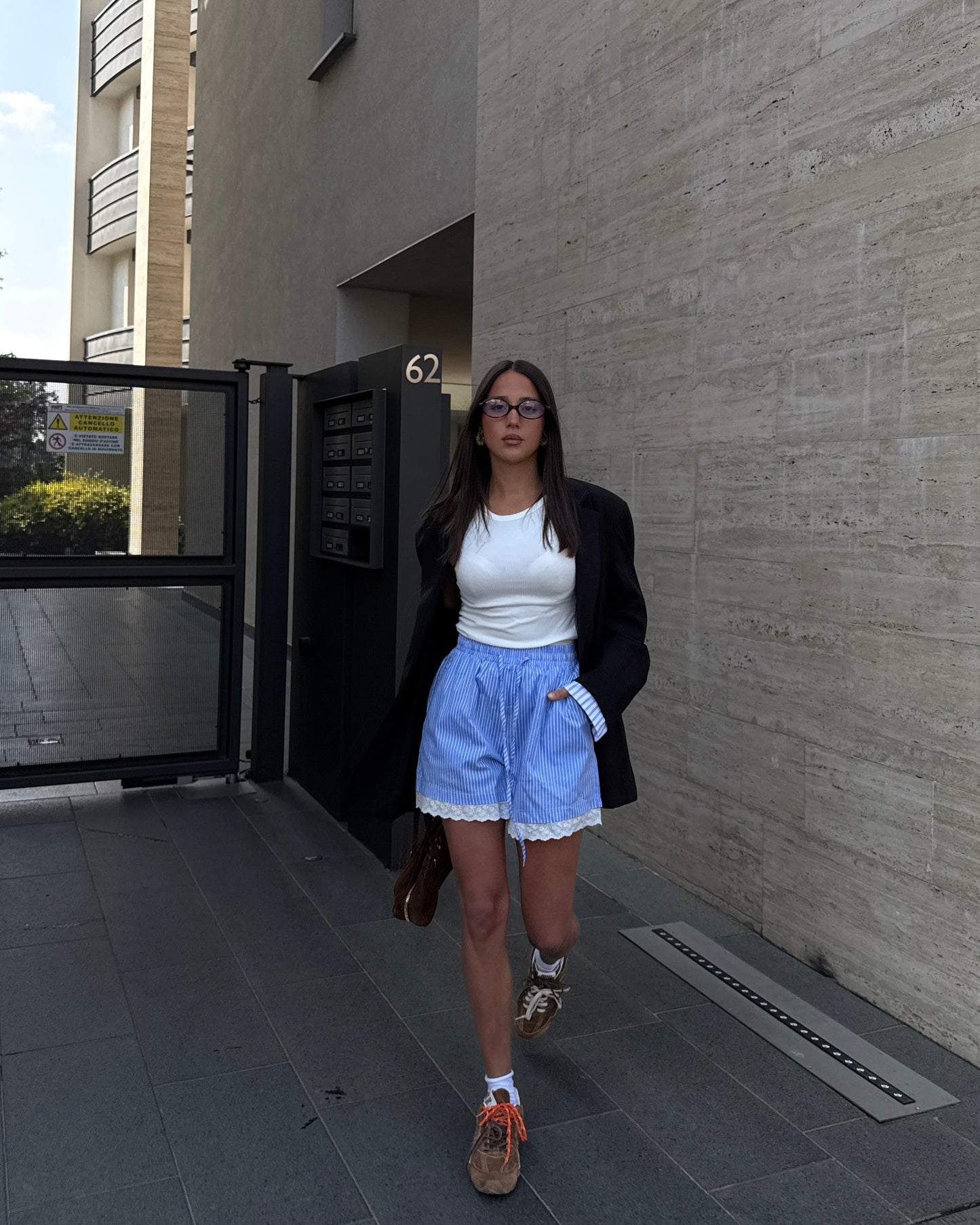 SHORTS A RIGHE CON PIZZO