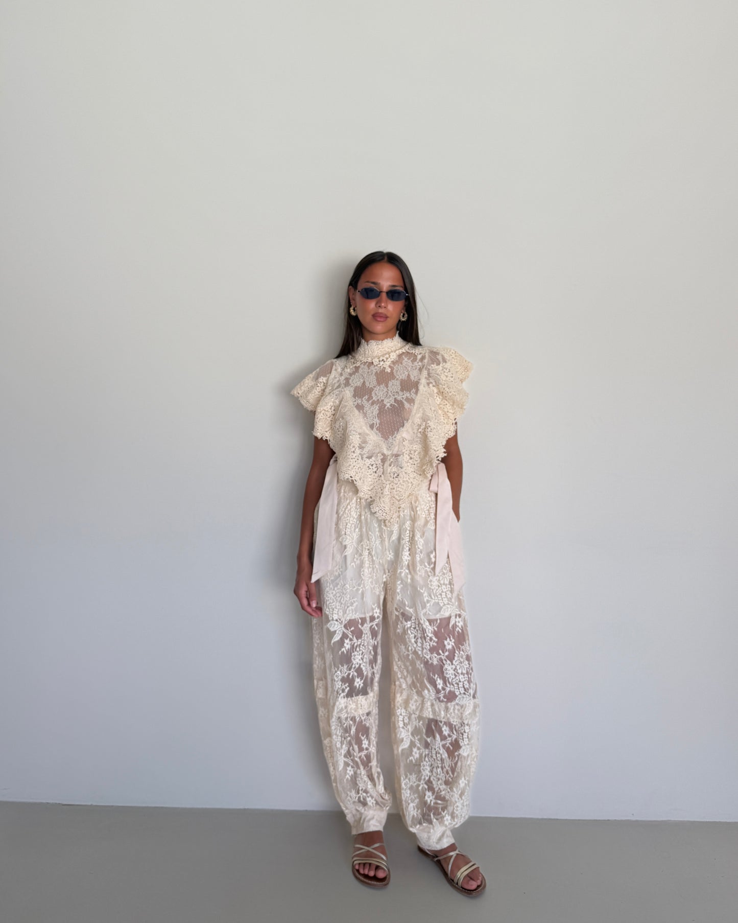 COMPLETO IN PIZZO TOP E PANTALONE
