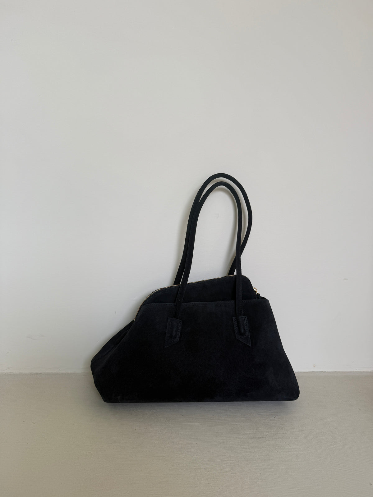 BORSA A SPALLA IN PELLE SCAMOSCIATA