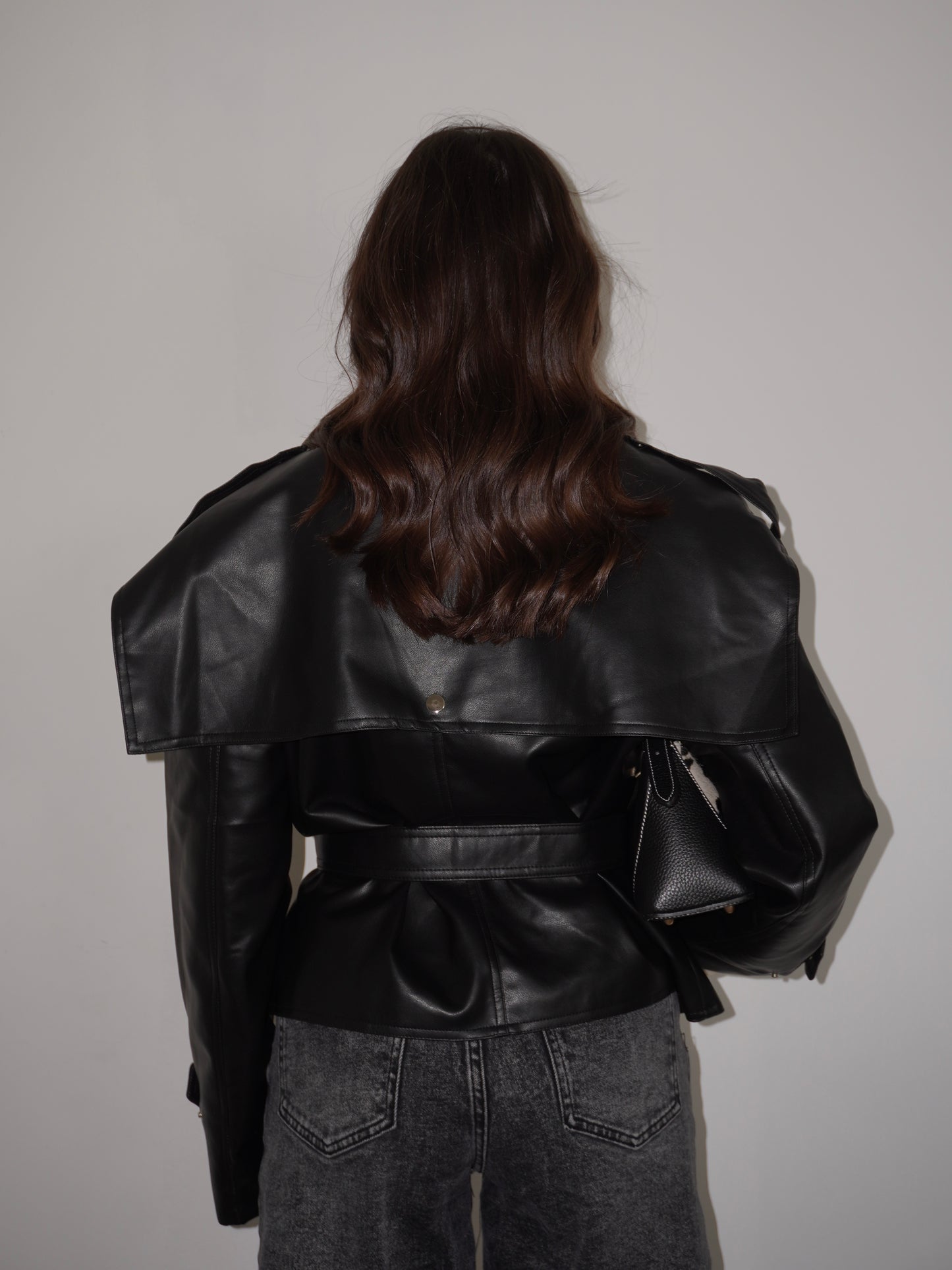 BIKER CON COLLETTO E CINTURA