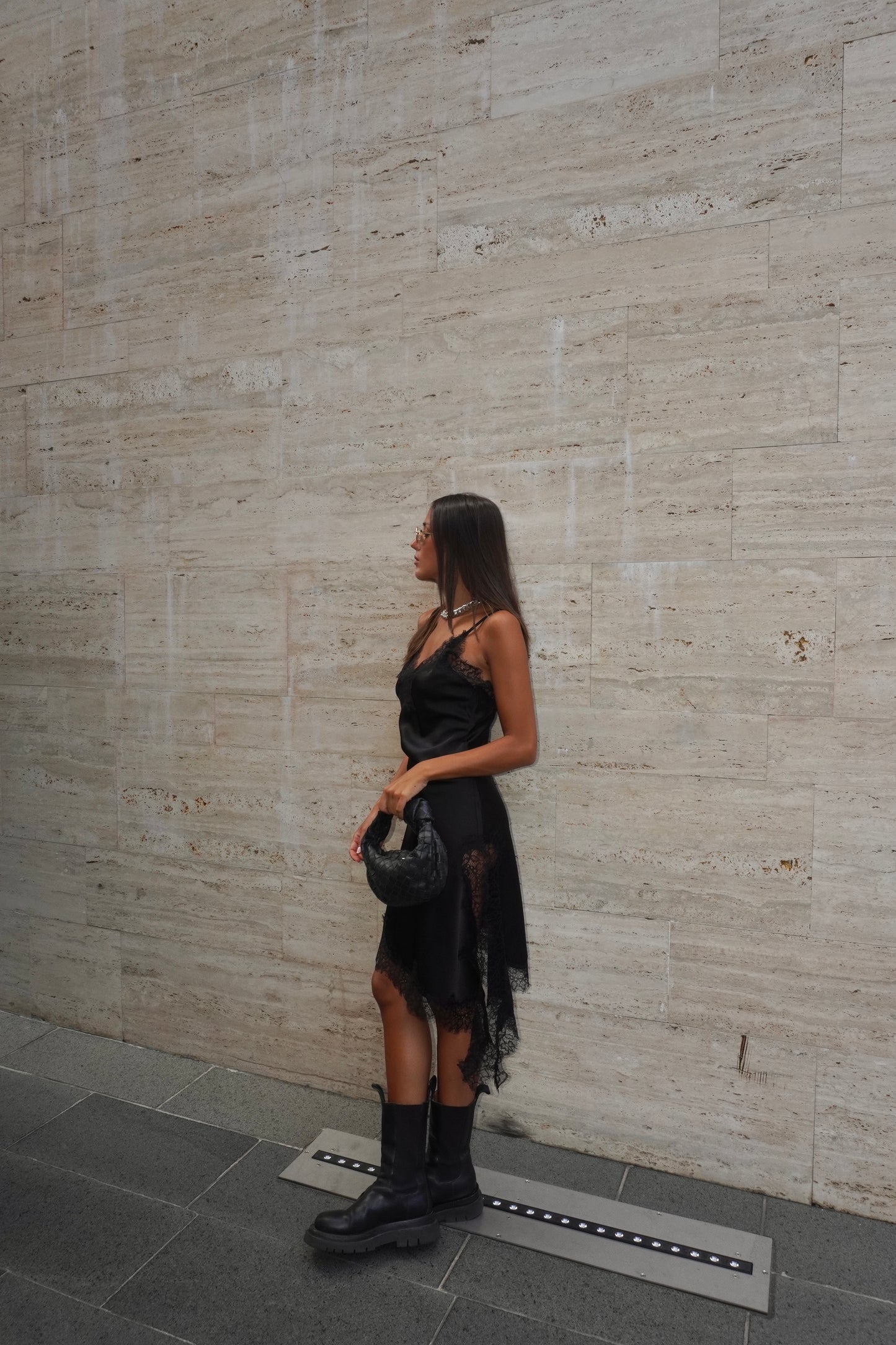 ABITO MIDI IN SIMIL RASO CON PIZZO