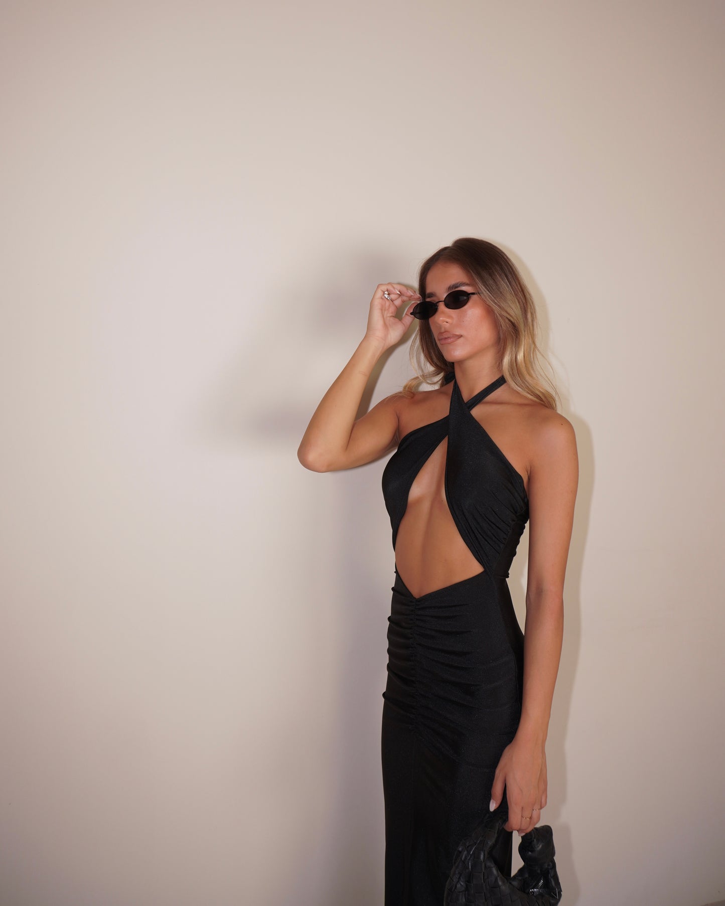 ABITI LUNGO CON COPPE PREFORMATE E CUT-OUT