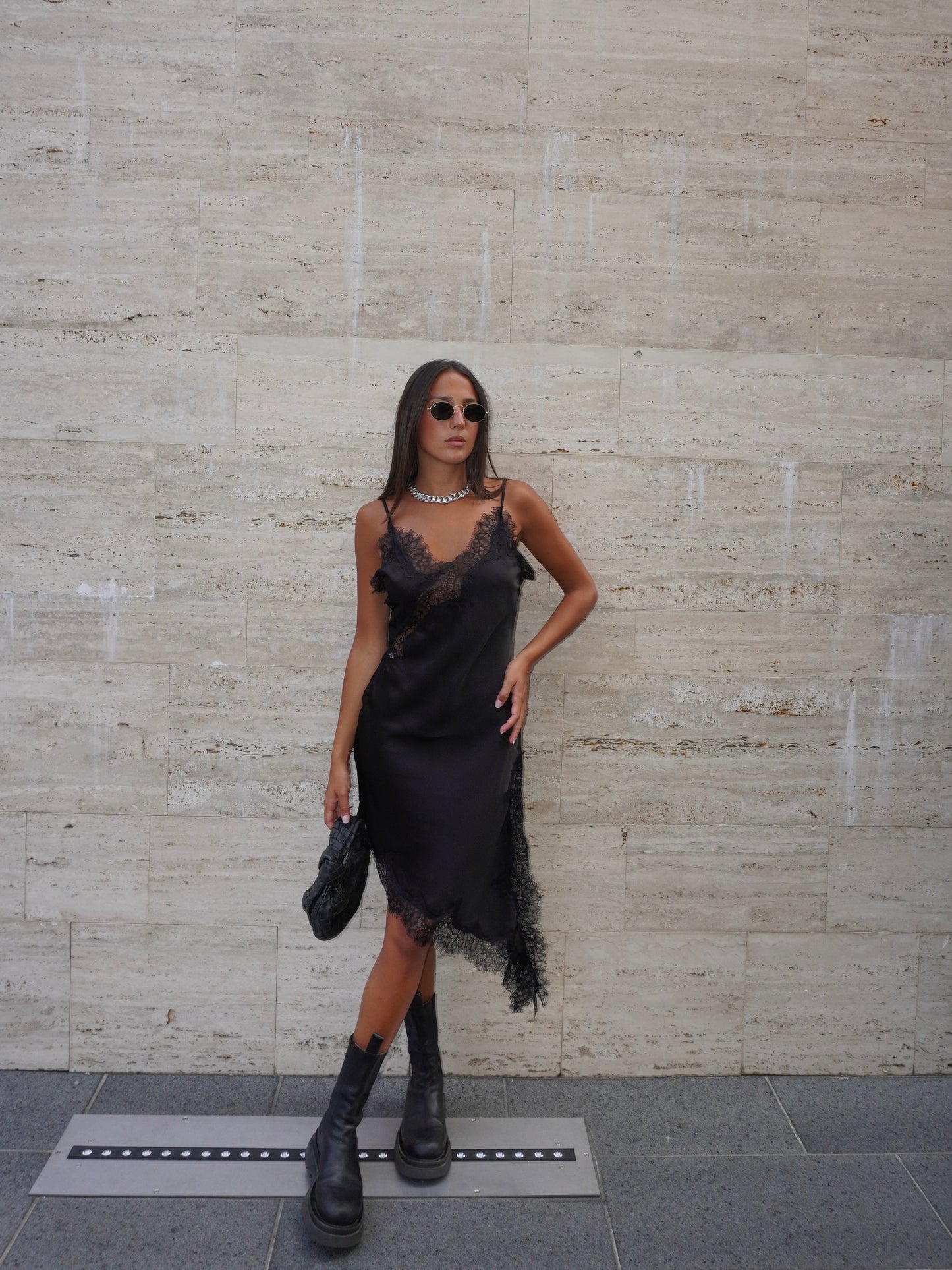 ABITO MIDI IN SIMIL RASO CON PIZZO