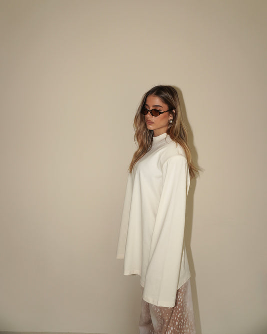 MAGLIA A MANICHE LUNGHE CON SPALLE IMBOTTITE