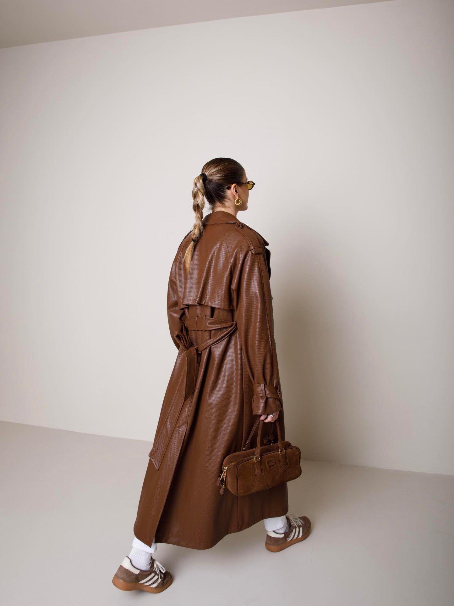 TRENCH TRAFORATO IN ECOPELLE LUMINA