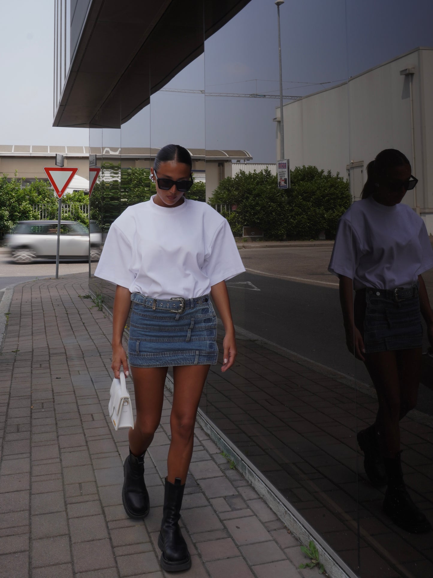 T-SHIRT SPALLINE IMBOTTITE