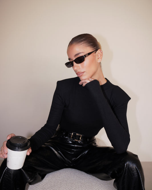 BODY CON MANICHE LUNGHE E SPALLE IMBOTTITE