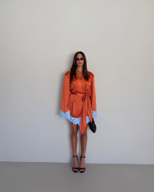 ABITO KIMONO IN SIMIL RASO E PIZZO