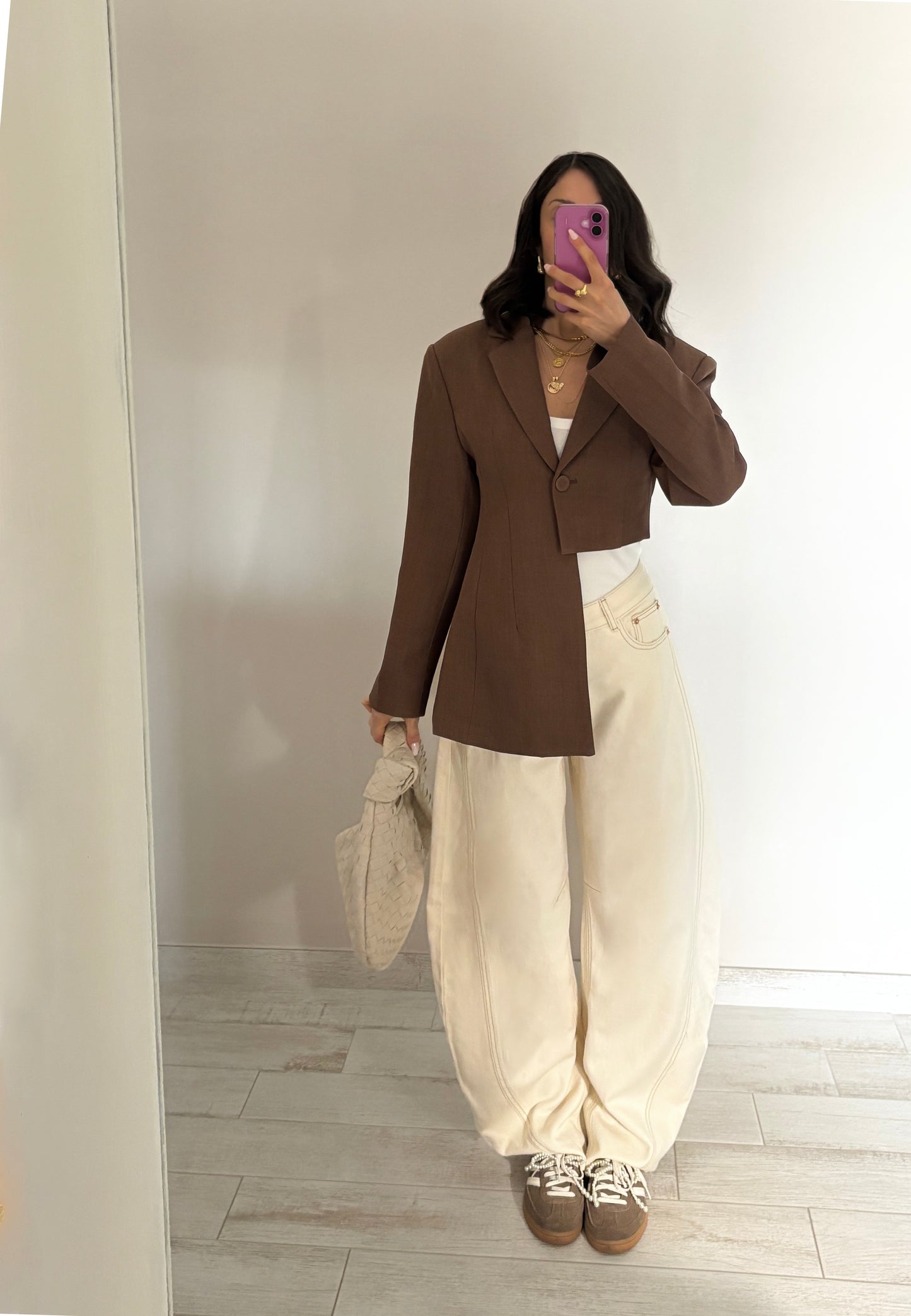 BLAZER ASIMMETRICO CON SPALLINE IMBOTTITE