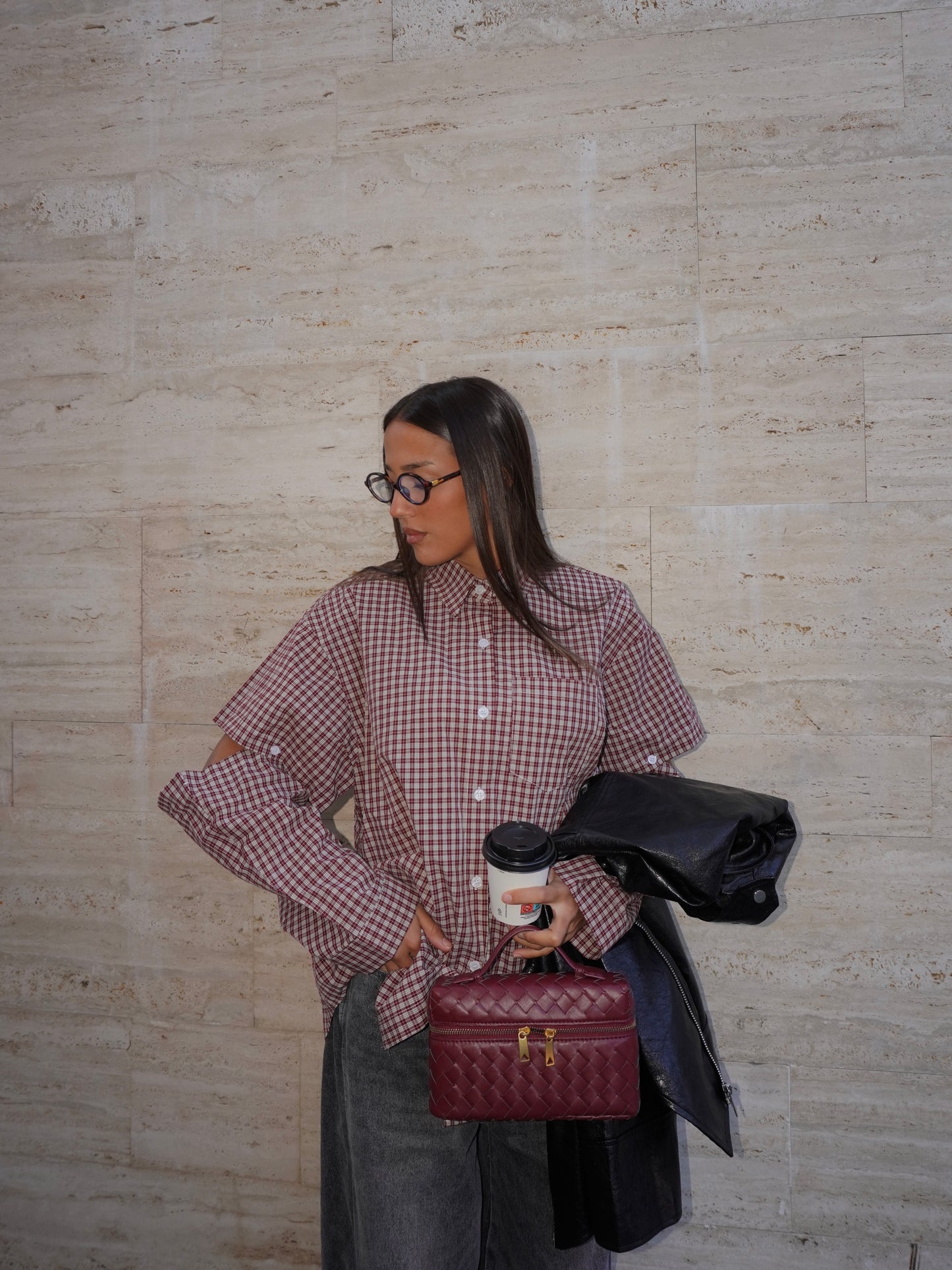CAMICIA OVER A RIGHE CON CUT OUT
