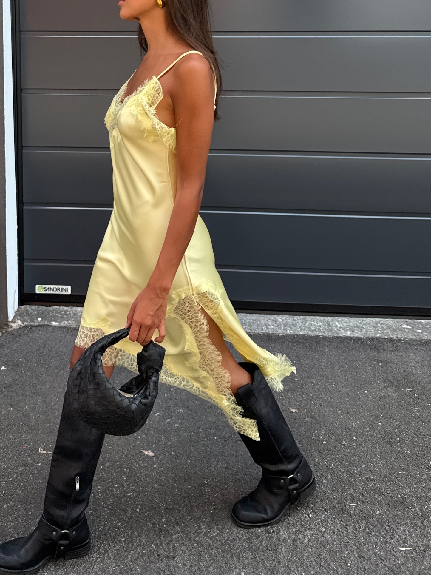 ABITO MIDI IN SIMIL RASO CON PIZZO