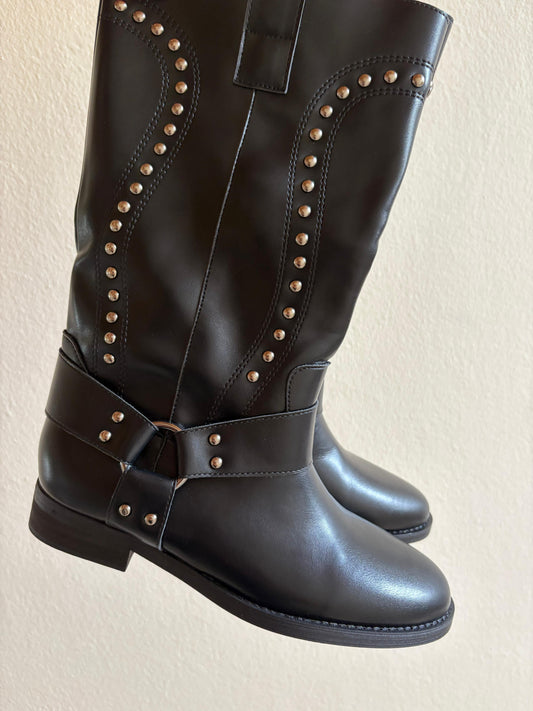 STIVALE IN ECOPELLE CON BORCHIE