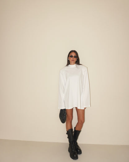 MAGLIA A MANICHE LUNGHE CON SPALLE IMBOTTITE