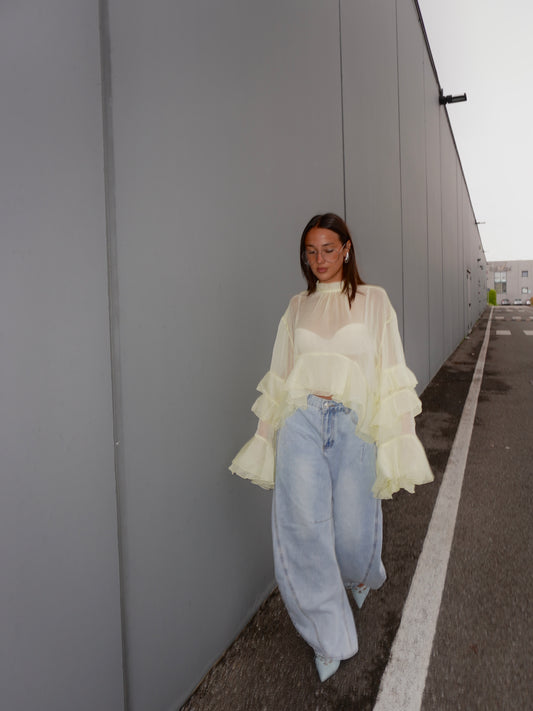 BLUSA CON MANICHE A BALZE