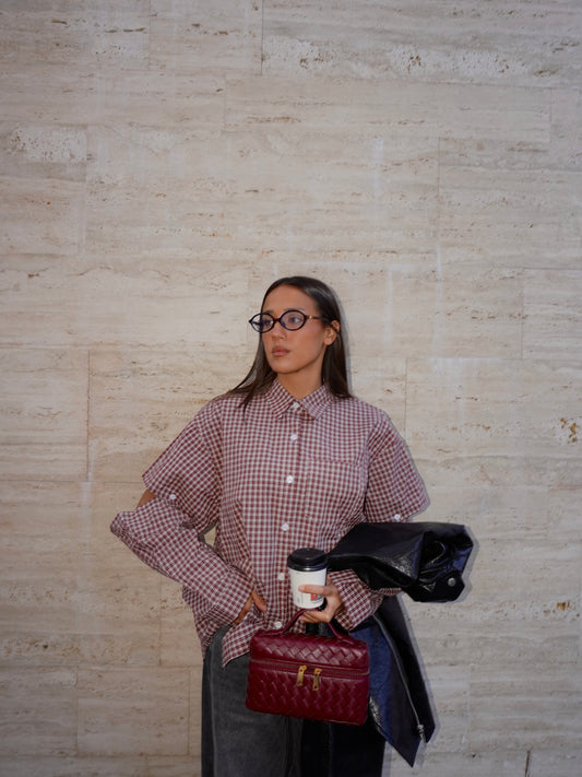 CAMICIA OVER A RIGHE CON CUT OUT