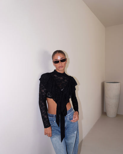 TOP IN PIZZO A MANICHE LUNGHE CON FIOCCHI