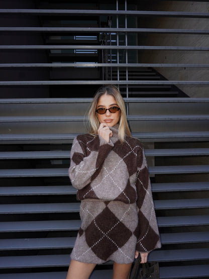 COMPLETO A ROMBI CON COLLO ALTO