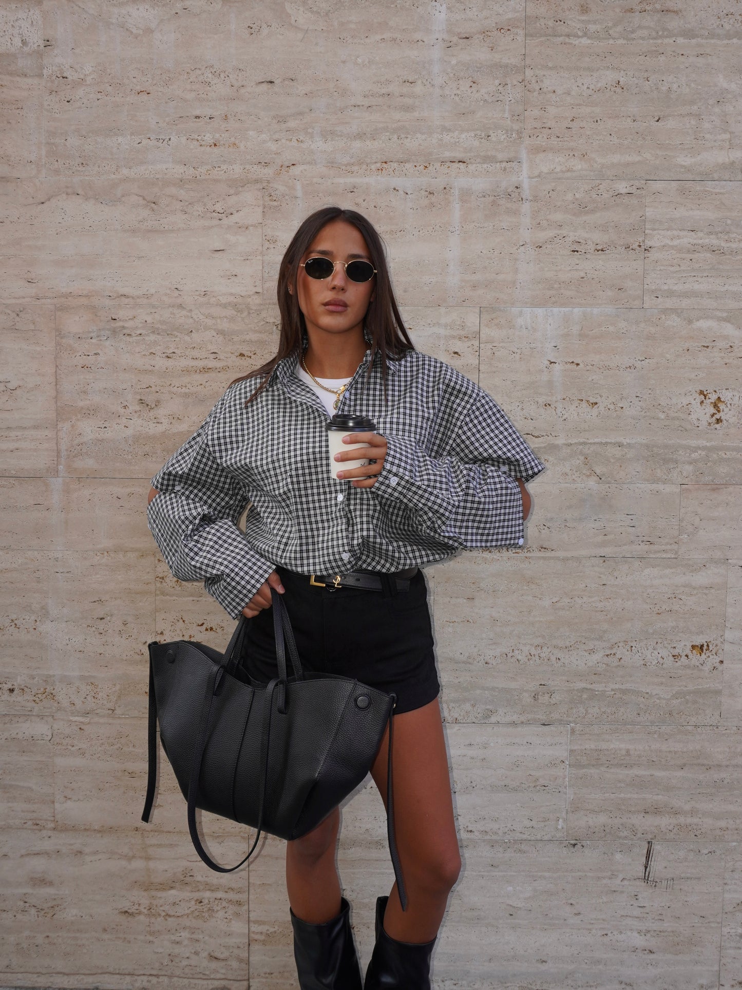 CAMICIA OVER A RIGHE CON CUT OUT