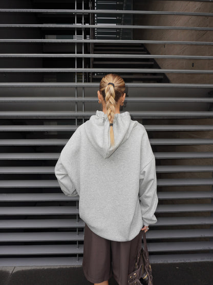 FELPA CON CAPPUCCIO E CRAVATTA