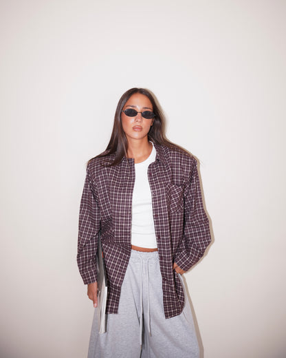 CAMICIA CON SPALLE STRUTTURATE A QUADRI