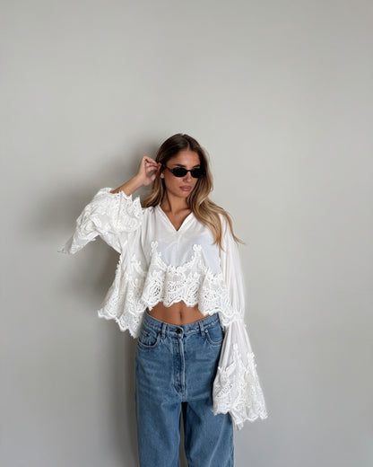 BLUSA CON PIZZO E MANICA AMPIA