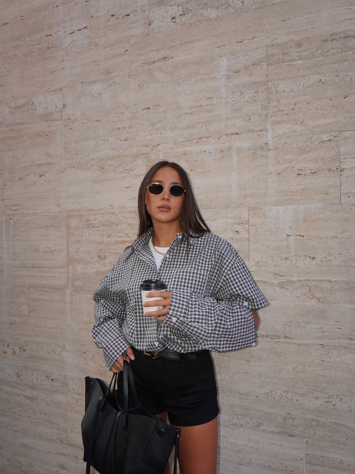 CAMICIA OVER A RIGHE CON CUT OUT