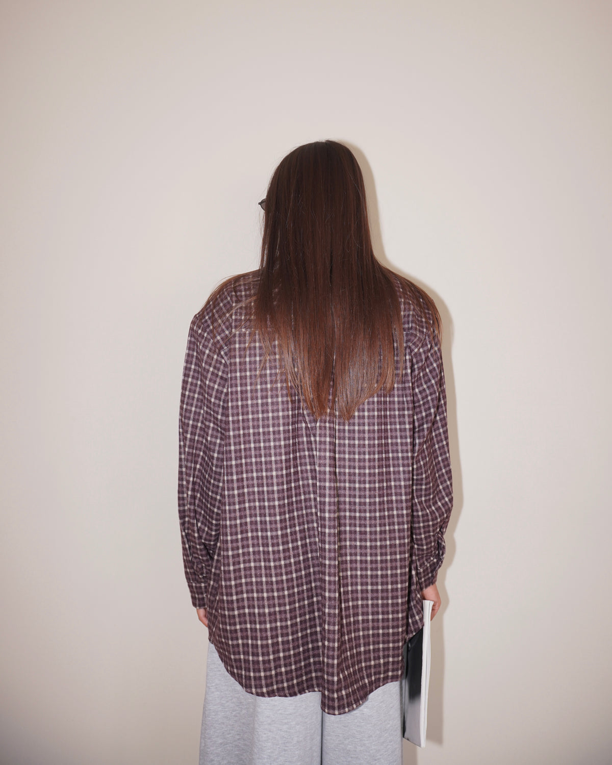 CAMICIA CON SPALLE STRUTTURATE A QUADRI