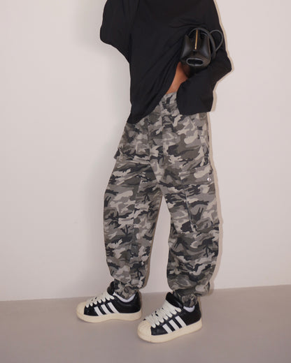 PANTALONI DENIM CARGO CON TASCHE