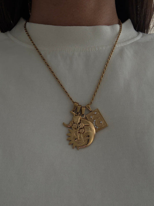 COLLANA CON CHARMS LUNA