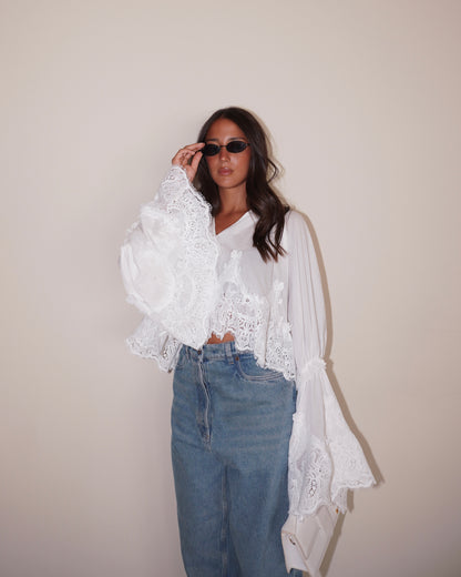 BLUSA CON PIZZO E MANICA AMPIA