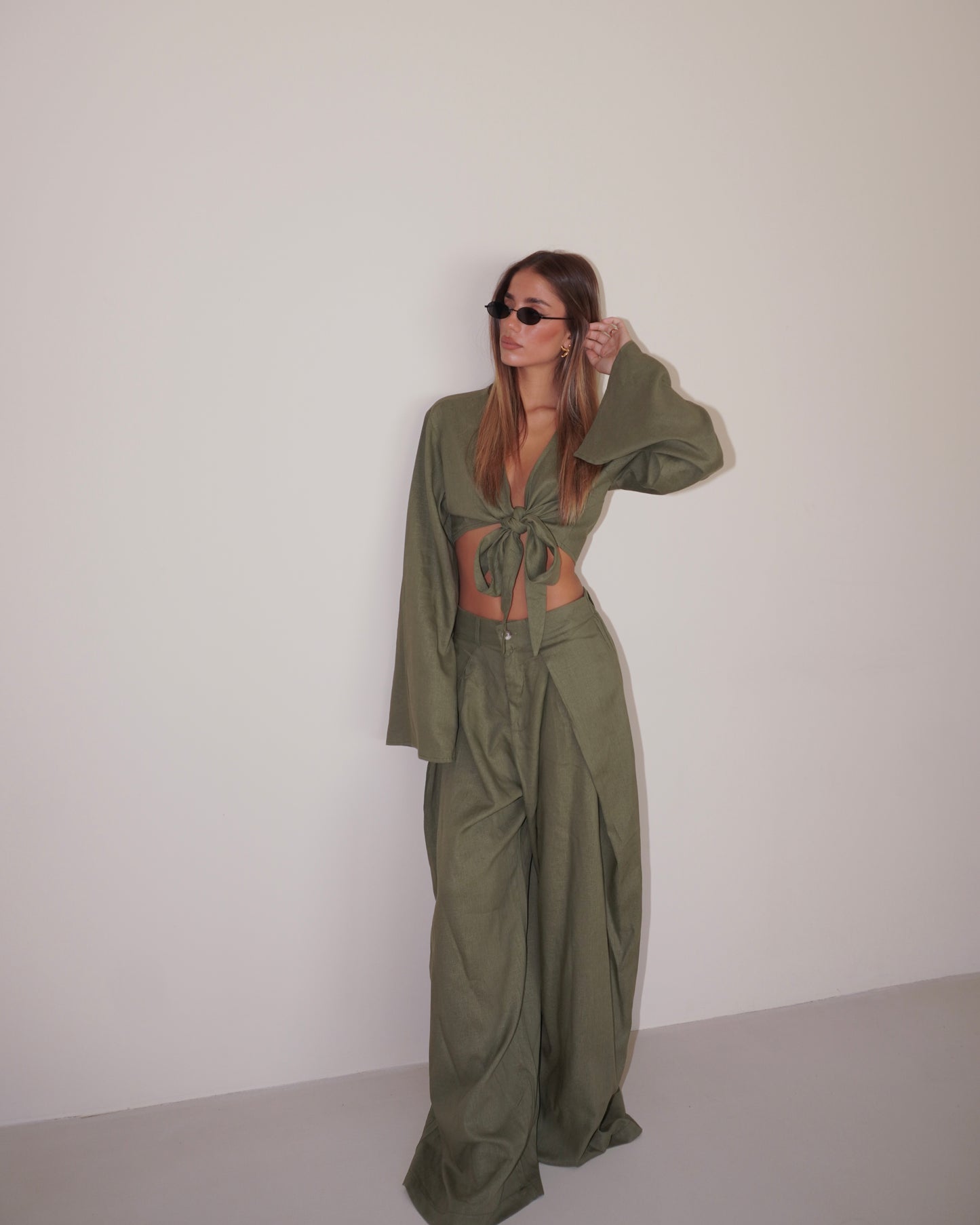 COORDINATO TOP CON NODO E PANTALONE MORBIDO