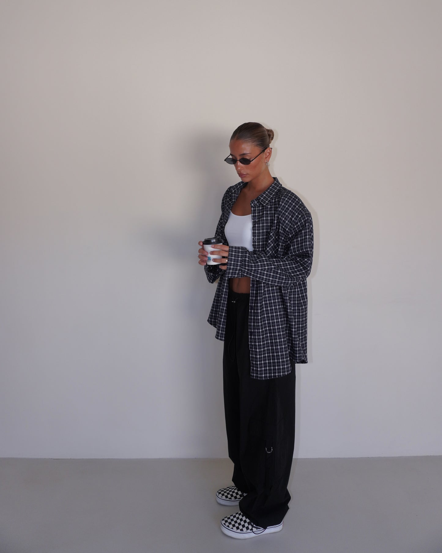 PANTALONE PARACHUTE CON ELASTICI