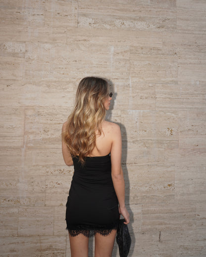 ABITO CON SCOLLO HALTER IN SIMIL RASO E PIZZO