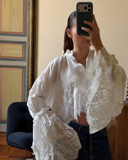 BLUSA CON PIZZO E MANICA AMPIA