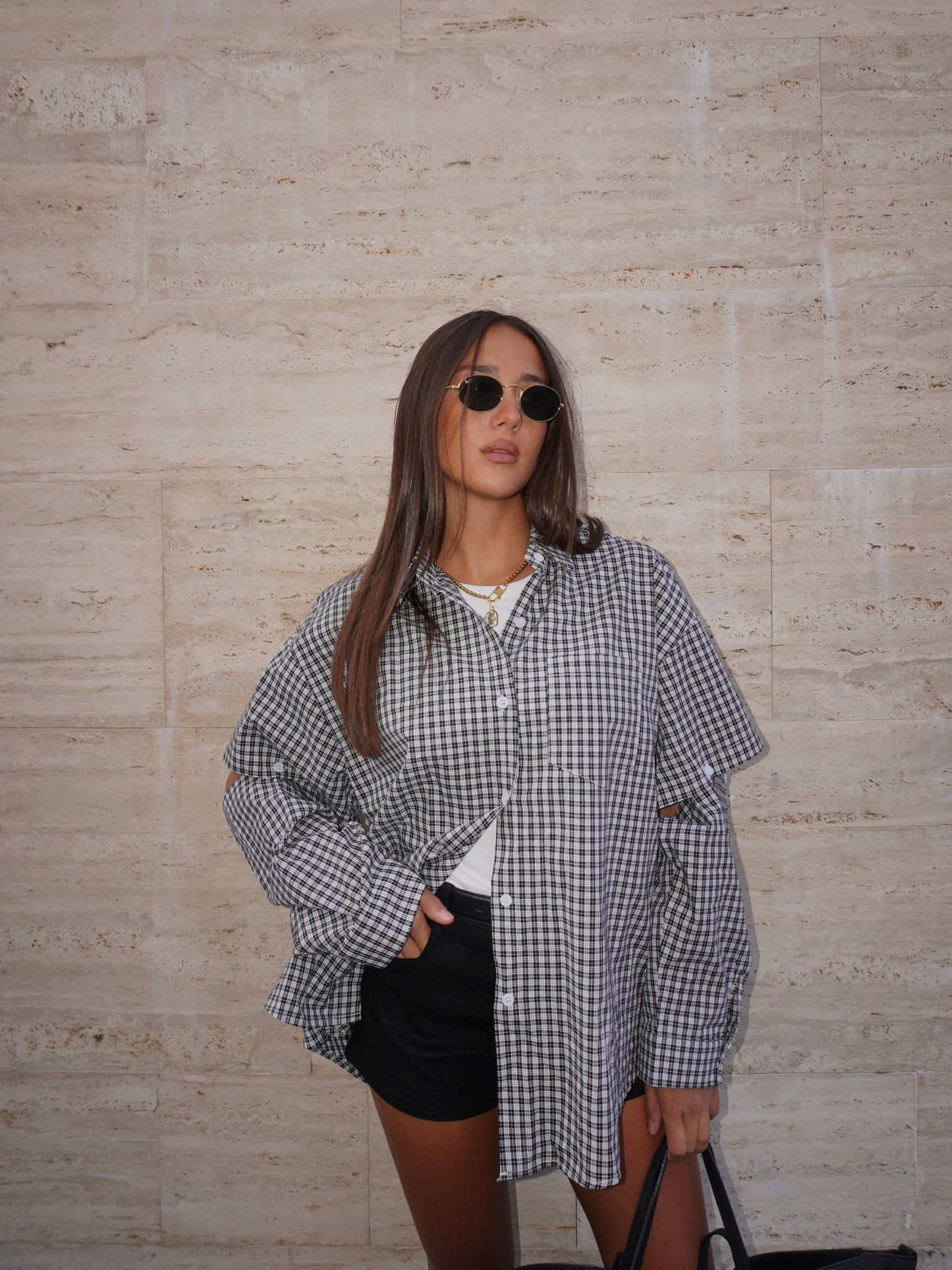 CAMICIA OVER A RIGHE CON CUT OUT