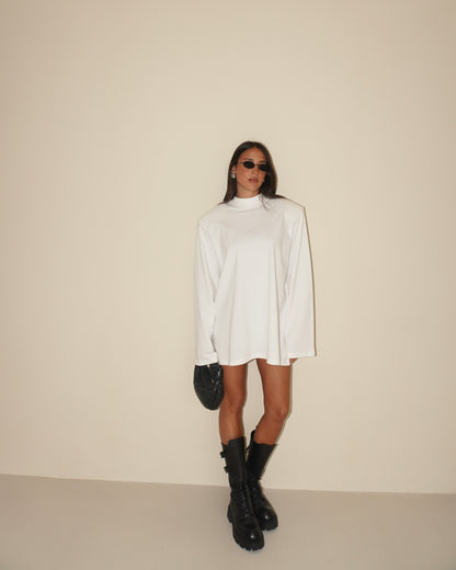 MAGLIA A MANICHE LUNGHE CON SPALLE IMBOTTITE