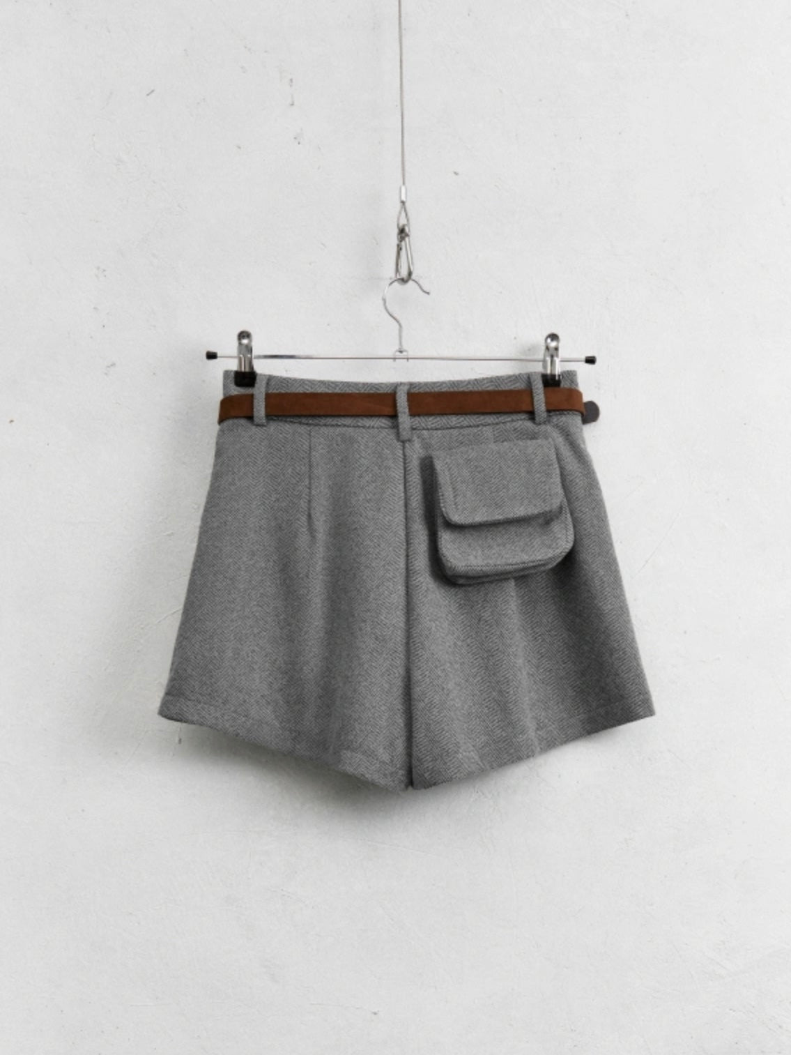 SHORTS A VITA ALTA CON CINTURA LUMINA