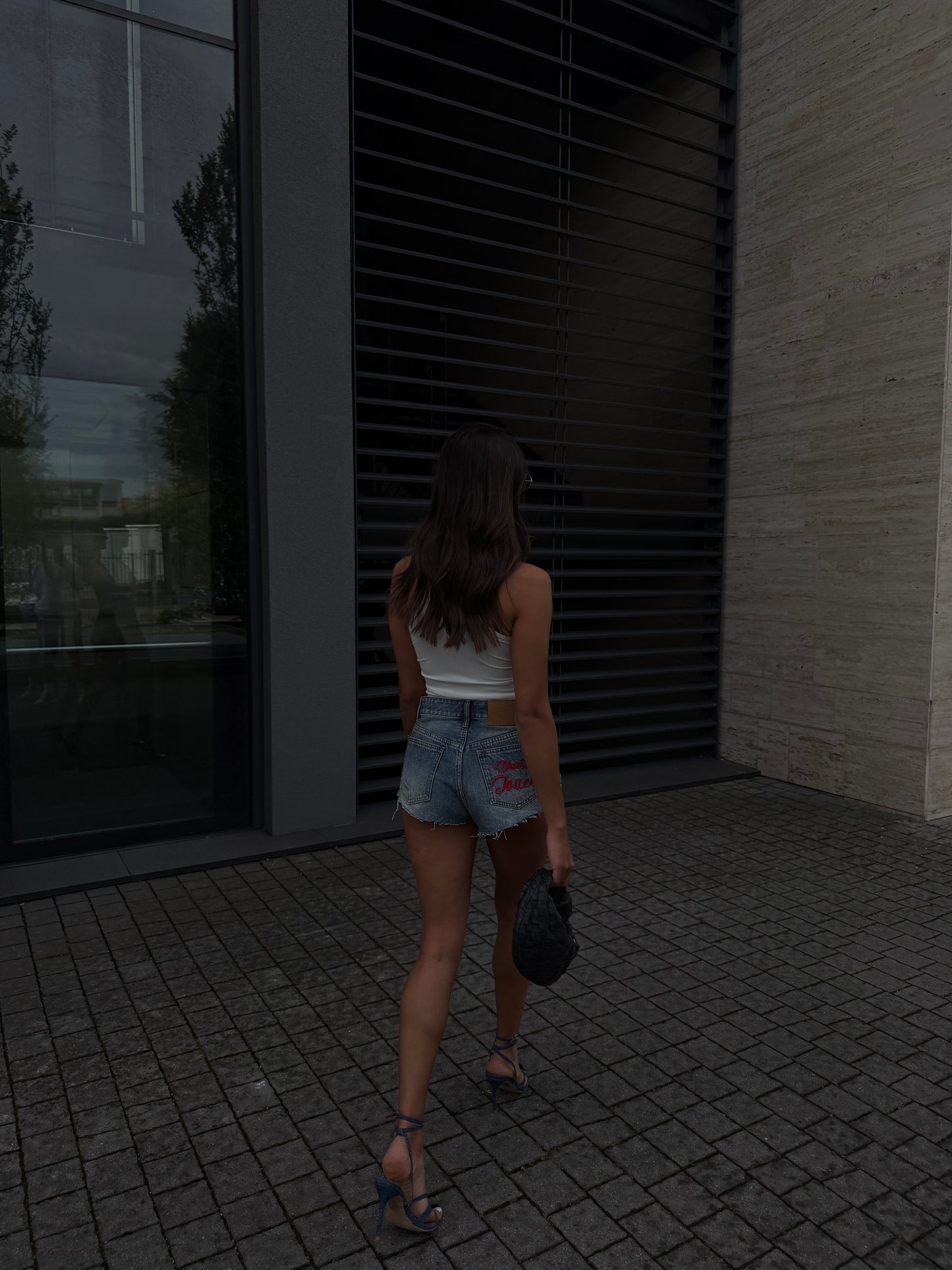 MINI SHORTS IN DENIM CON RICAMO
