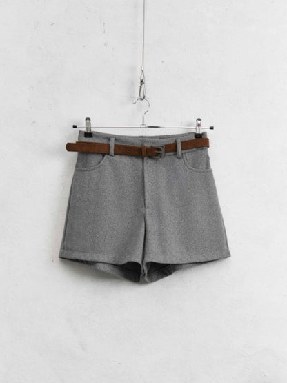 SHORTS A VITA ALTA CON CINTURA LUMINA