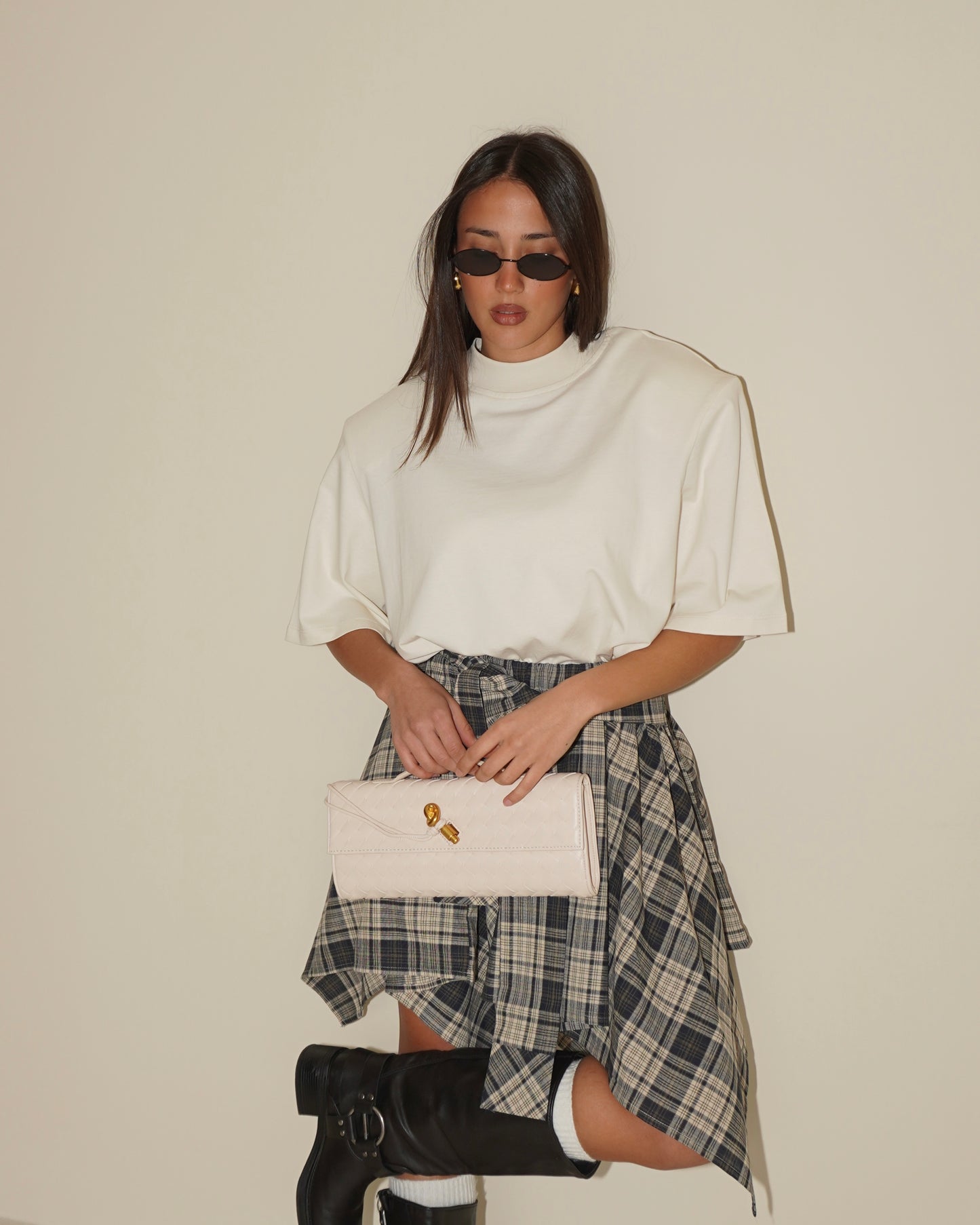 T-SHIRT OVERSIZE CON SPALLE IMBOTTITE