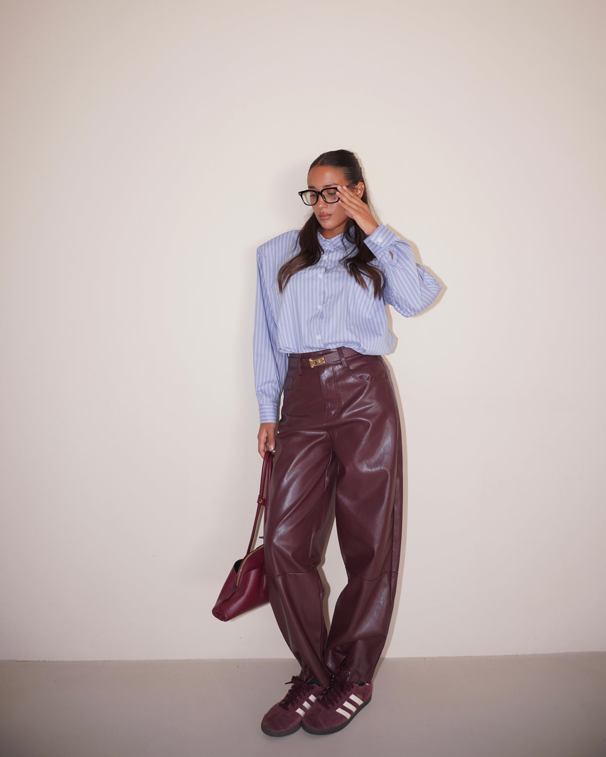 PANTALONI IN ECOPELLE CON CINTURA