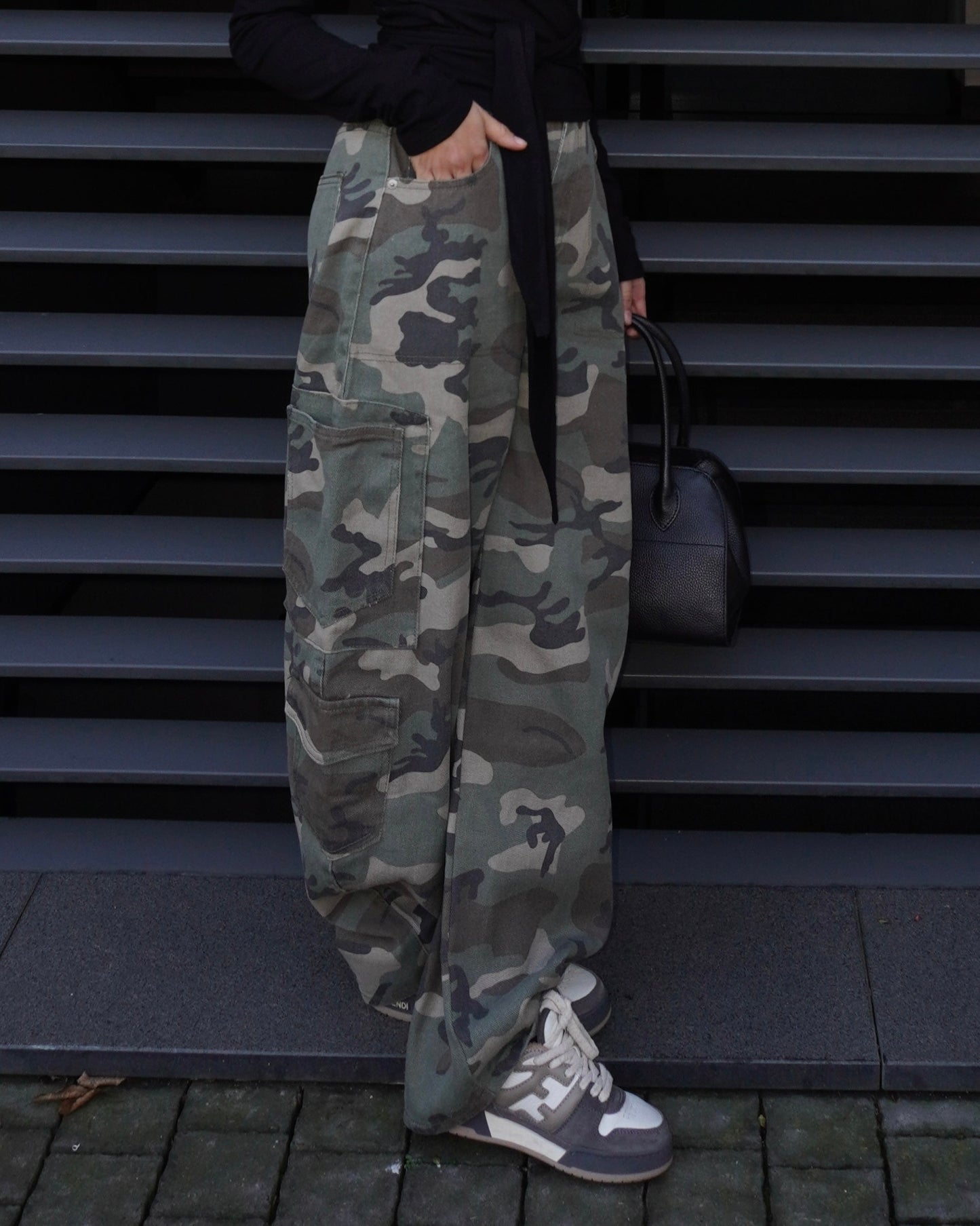 JEANS BAGGY CARGO MILITARE