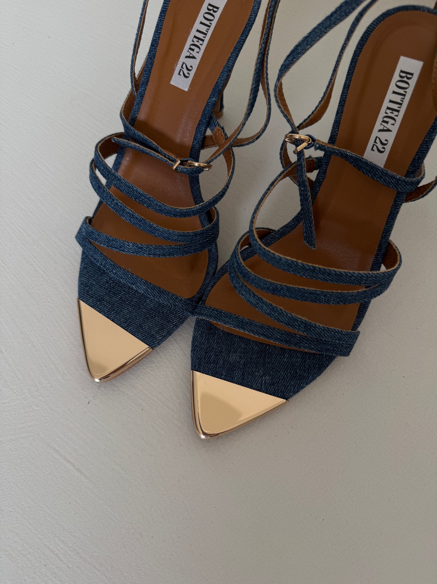 SANDALO CON TACCO IN DENIM