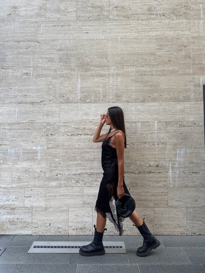 ABITO MIDI IN SIMIL RASO CON PIZZO
