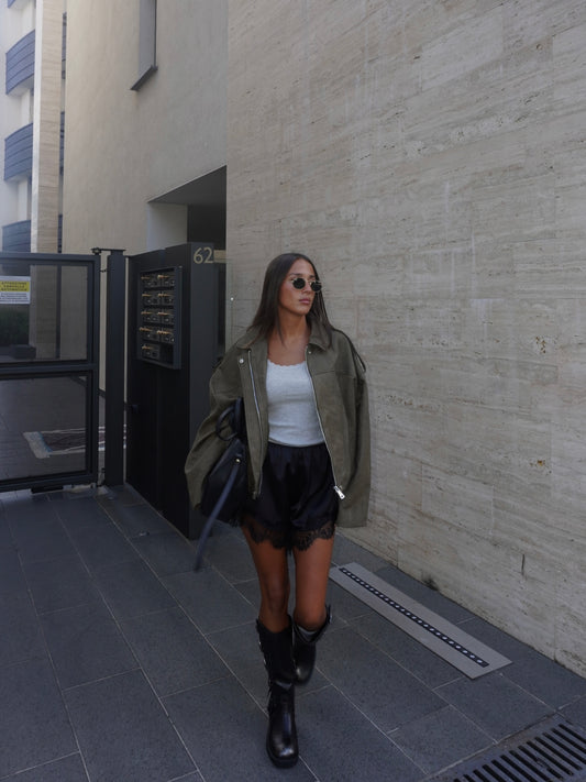 SHORTS IN SIMIL RASO E PIZZO