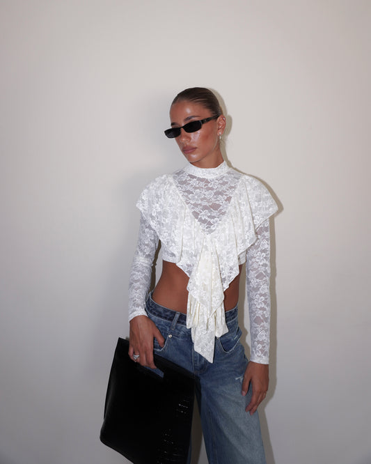 TOP IN PIZZO A MANICHE LUNGHE CON FIOCCHI