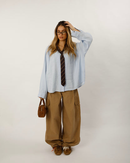 CAMICIA CON PINCES E CRAVATTA