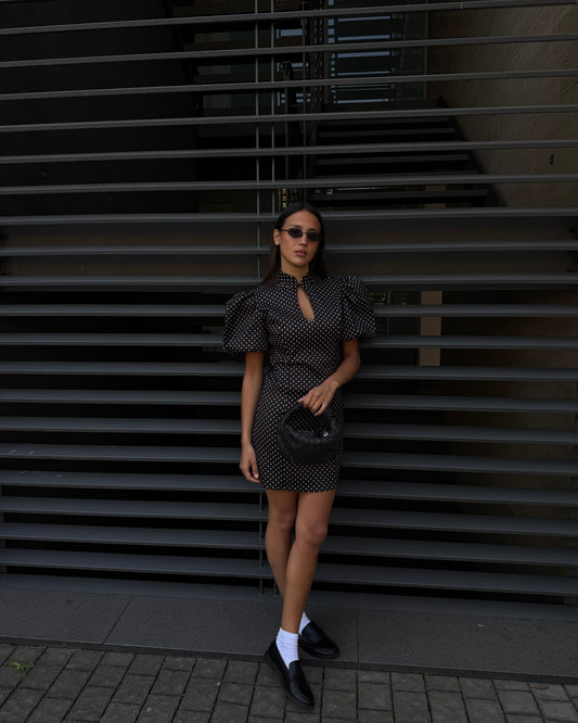 ABITO A POIS CON MANICHE A SBUFFO