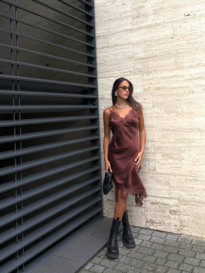 ABITO MIDI IN SIMIL RASO CON PIZZO